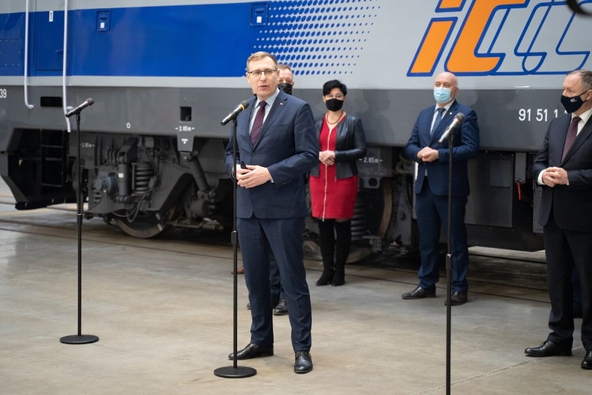 Pierwsza lokomotywa z PKP Intercity Remtrak w Libiszowie gotowa. Opocznianka już wkrótce wyruszy na tory [ZDJĘCIA]