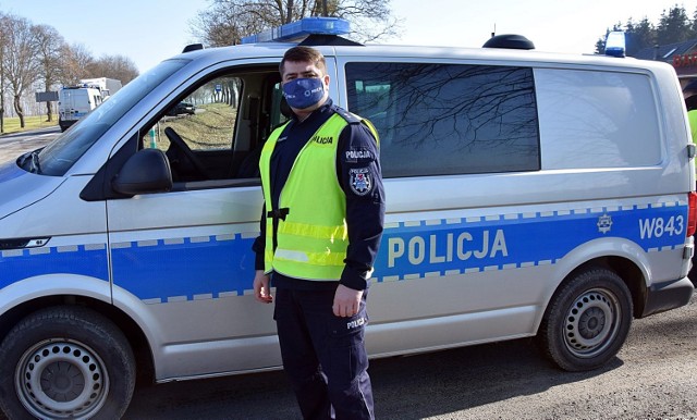 - Osoby pokrzywdzone przestępstwem, ich bliskich zapraszamy do Komendy Powiatowej Policji w Stargardzie od poniedziałku do niedzieli w godzinach od 6 do 22, gdzie pełniący dyżur funkcjonariusze udzielą wsparcia, szczegółowych informacji, a także porad - mówi podkom. Krzysztof Wojsznarowicz.