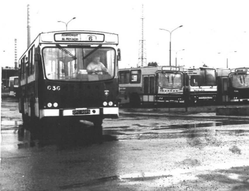 Zajezdnia autobusowa w Opolu.