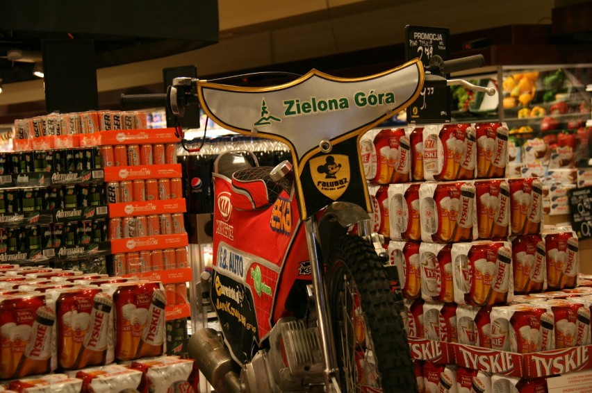 W mieście żużla motocykl może być także w sklepie