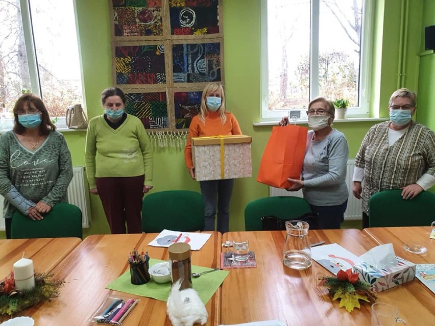 Zbąszyń: Akcja uczniów klas przysposabiających do pracy „Świąteczny upominek dla Seniora”