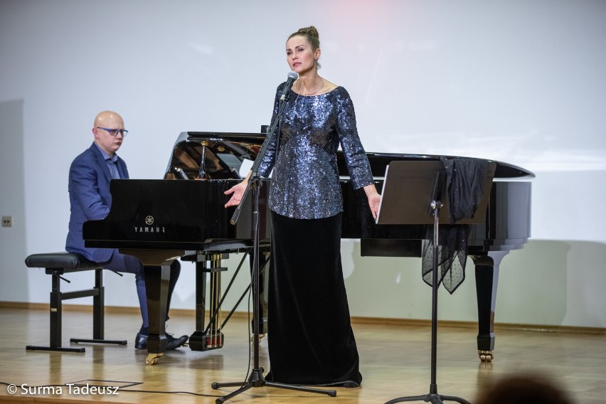 W PSM Stargard "Kobiecym głosem" zaśpiewała Julita Kożuszek 