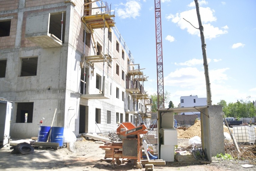 Mieszkanie Plus w Radomiu. Bloki mają już pierwsze piętra, budowa przy ulicy Tytoniowej idzie pełną parą