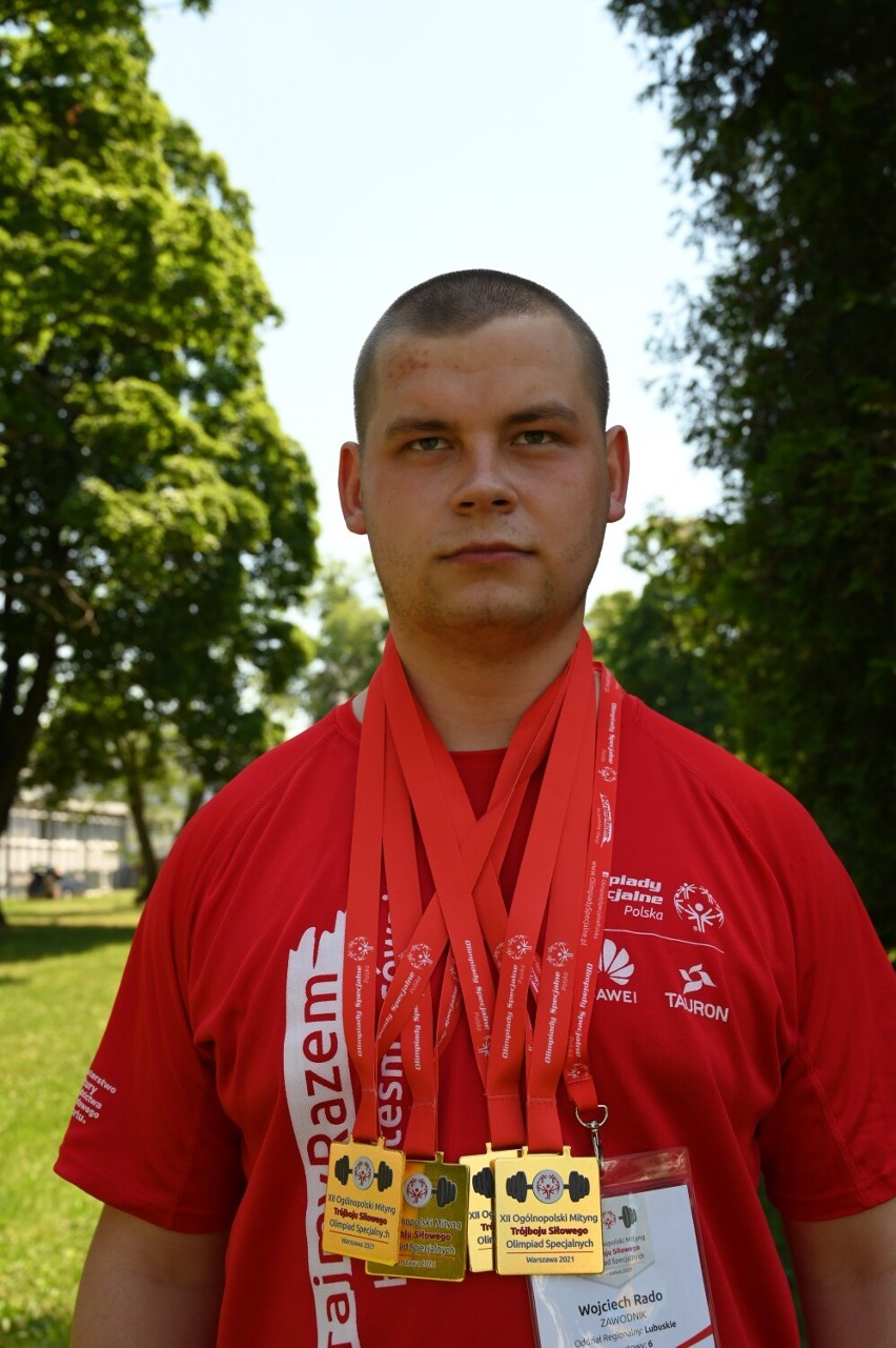 Wojtek Rado z SOSW w Żaganiu krajowym championem w trójboju siłowym!