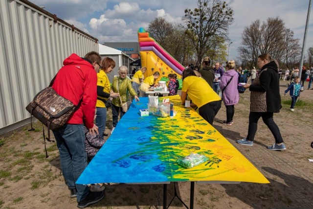 Festyn Dobra z atrakcjami dla dzieci, koncertami i strefą gastronomiczną w Niedzielę Bożego Miłosierdzia (24 kwietnia 2022 r.) w Fabryce Lloyda zorganizowała Caritas diecezji bydgoskiej