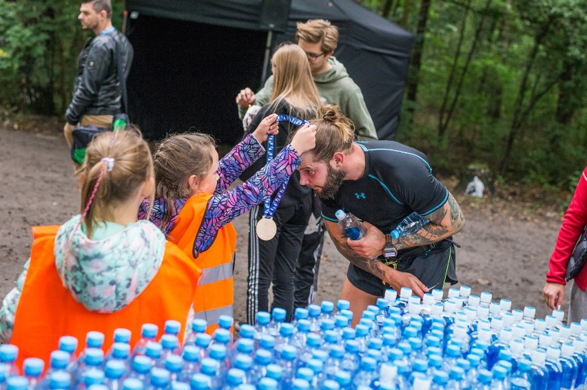 Bieg po lesie: Zabierz PIESia do Międzylesia 2017....