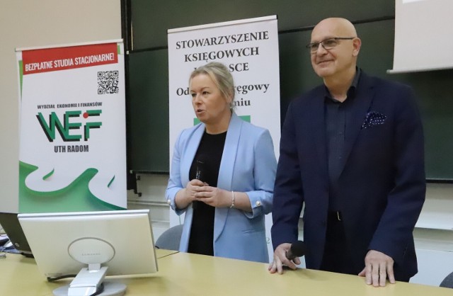 Gospodarzami Dnia Księgowego byli Marzanna Lament, dziekan Wydziału Ekonomii i Finansów Uniwersytetu Technologiczno - Humanistycznego w Radomiu oraz Sławomir Bukowski, rektor uczelni.