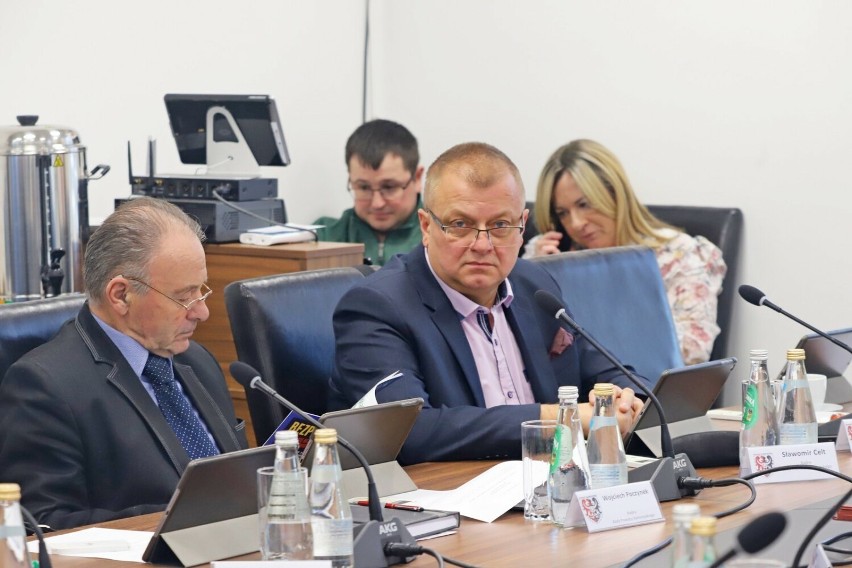 Radni powiatu karkonoskiego debatowali o inwestycjach