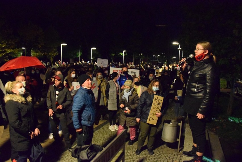 Strajk Kobiet w Pruszczu Gdańskim - TOP 25 zdjęć. Te zdjęcia najlepiej oddają atmosferę protestów [GALERIA] 