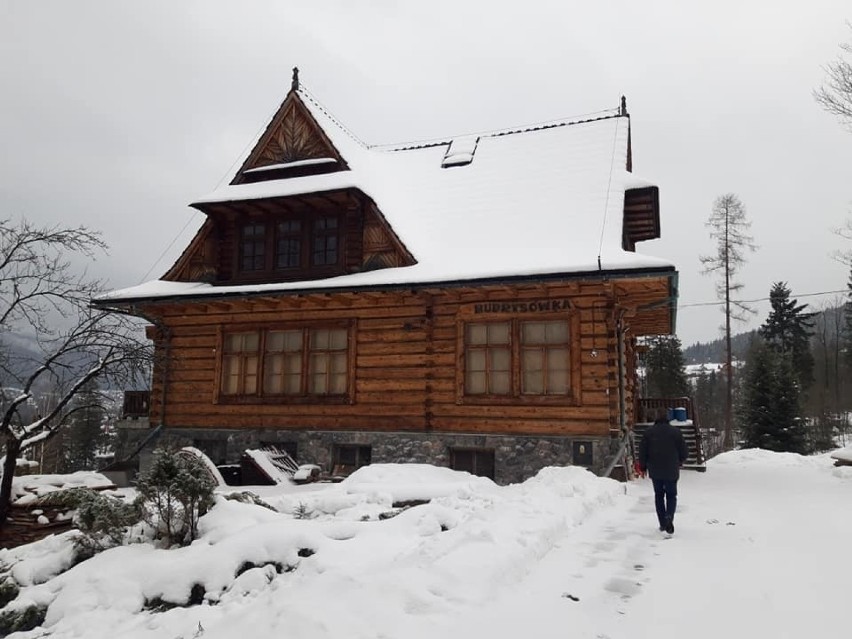 Zakopane. Dewastacja willi Budrysówka zatrzymana przez konserwator zabytków. Sprawa domu z Gubałówki już trafiła do prokuratury [ZDJĘCIA]