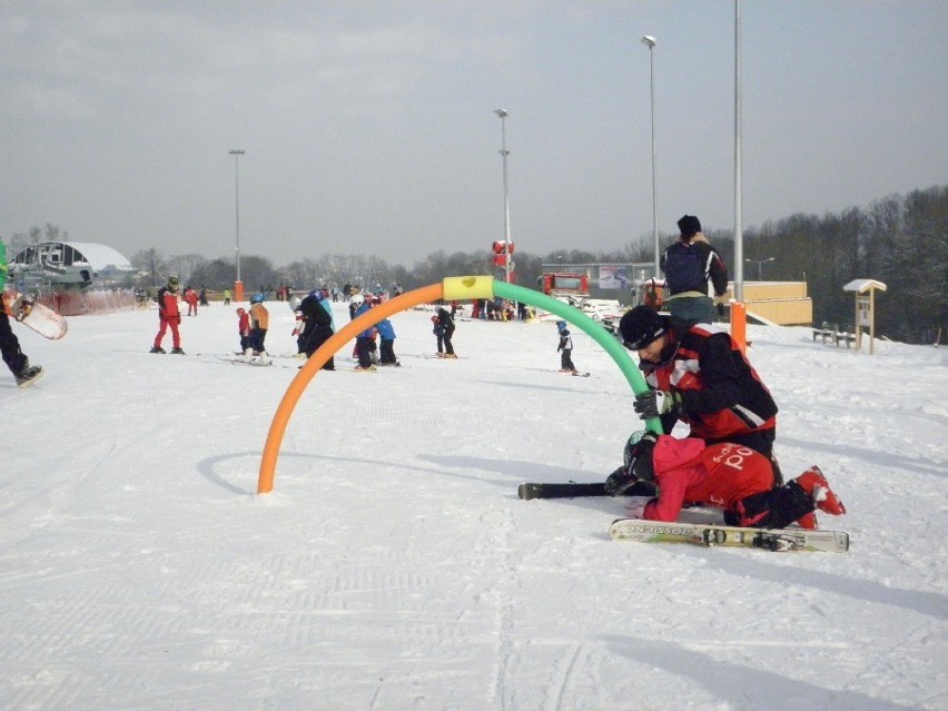 Ferie zimowe 2013 w Beskidach [ZDJĘCIA]. Zobacz tłumy na Dębowcu