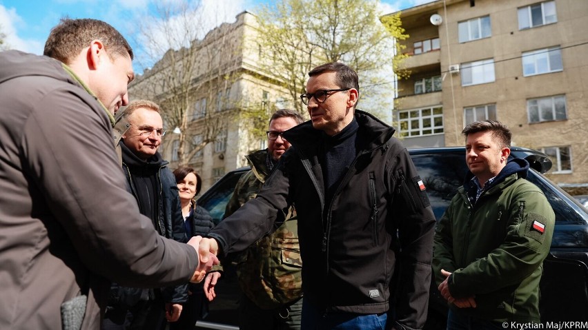 Premier Mateusz Morawiecki we Lwowie: Nie możemy zostawić naszych ukraińskich sąsiadów w osamotnieniu [WIDEO]