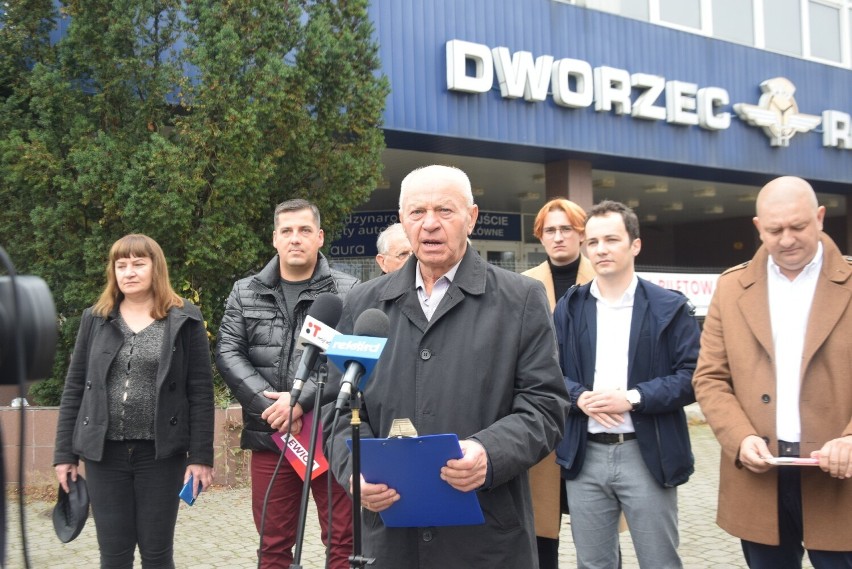 Konferencja Nowej Lewicy w sprawie połączeń autobusowych.