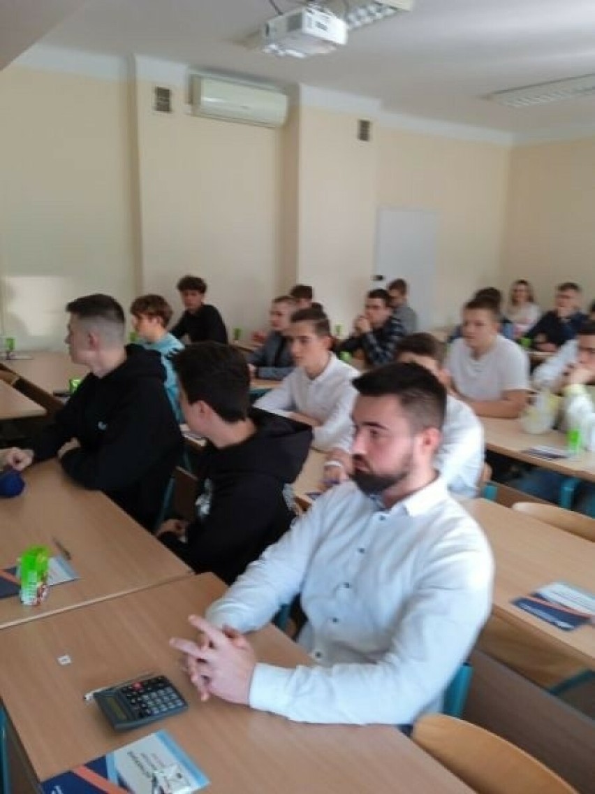 Sukces uczniów Zespołu Szkół Budowlanych w Radomiu w wojewódzkim konkursie budowlanym