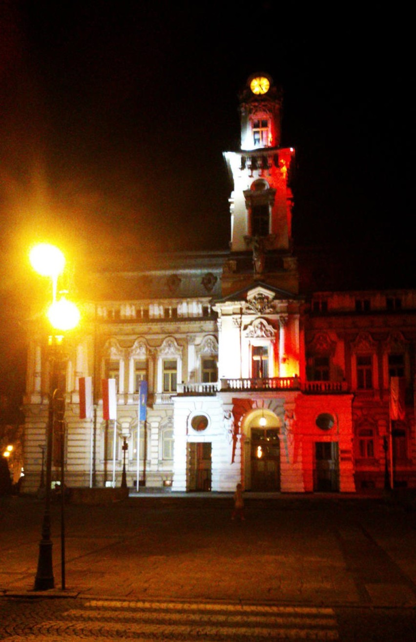 Nowy Sącz doceniony za patriotyczną iluminację ratusza [ZDJĘCIA]