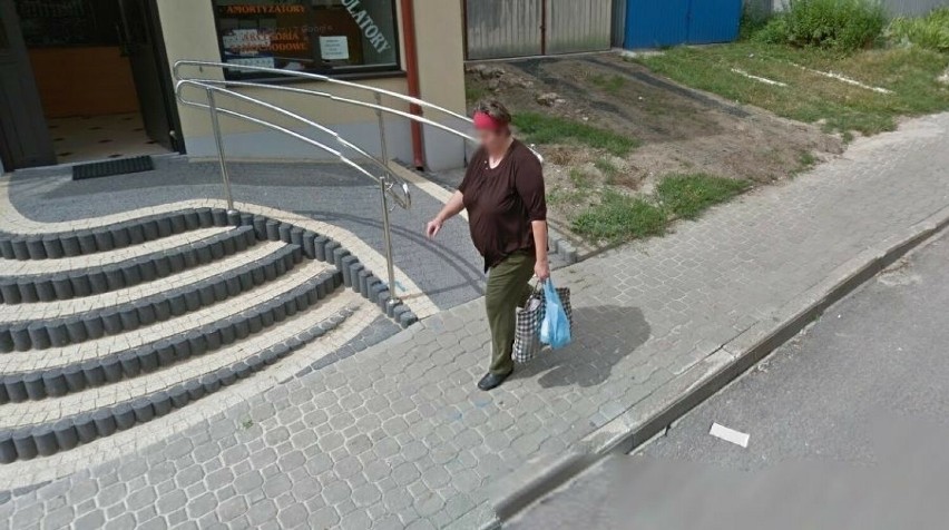 Moda na ulicach Pińczowa. Oto codzienne stylizacje mieszkańców uchwycone przez Google Street View