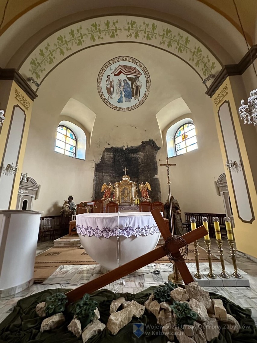 Ciekawe odkrycie kościele w Brennej! Natknęli się na nie konserwatorzy, po zdemontowaniu ołtarza