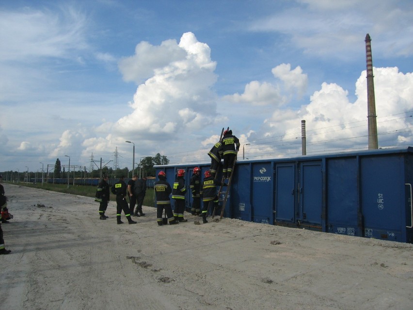 Pożar wagonu z siarką na stacji PKP Tomaszów