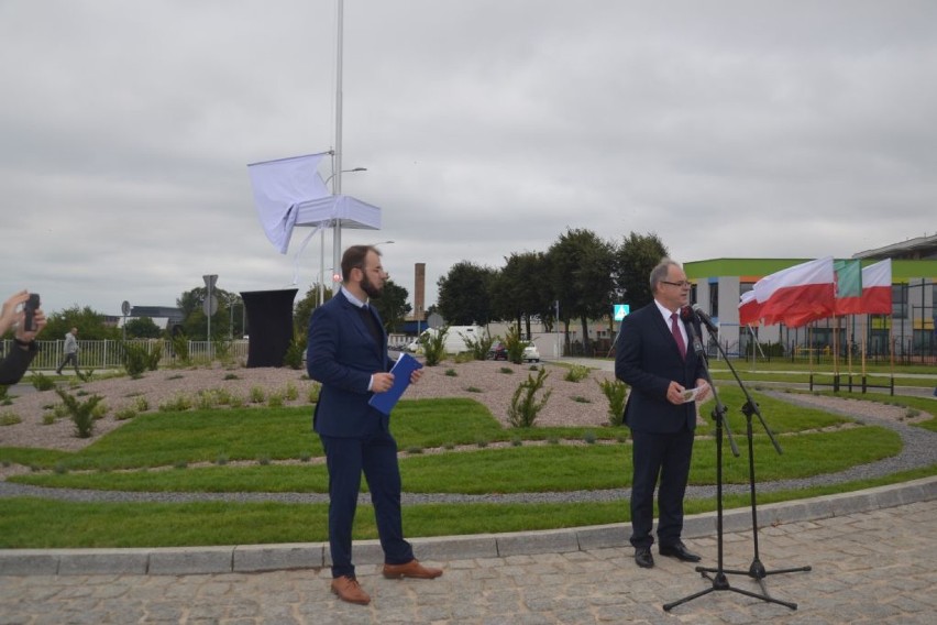 W Suwałkach rondu nadano nazwę Olimpijczyków Polskich.. Rozjazd zdobi masz z flagą Polskiego Komitetu Olimpijskiego [Zdjęcia]