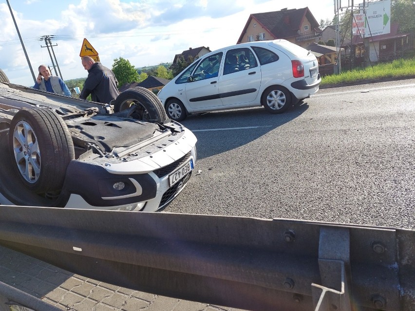 Podwarpie: wjechał volvo na czerwonym, uderzył w inne auto i...