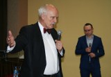 Janusz Korwin-Mikke z wizytą w Osiu. Na spotkanie z nim przyszło niespełna 40 osób
