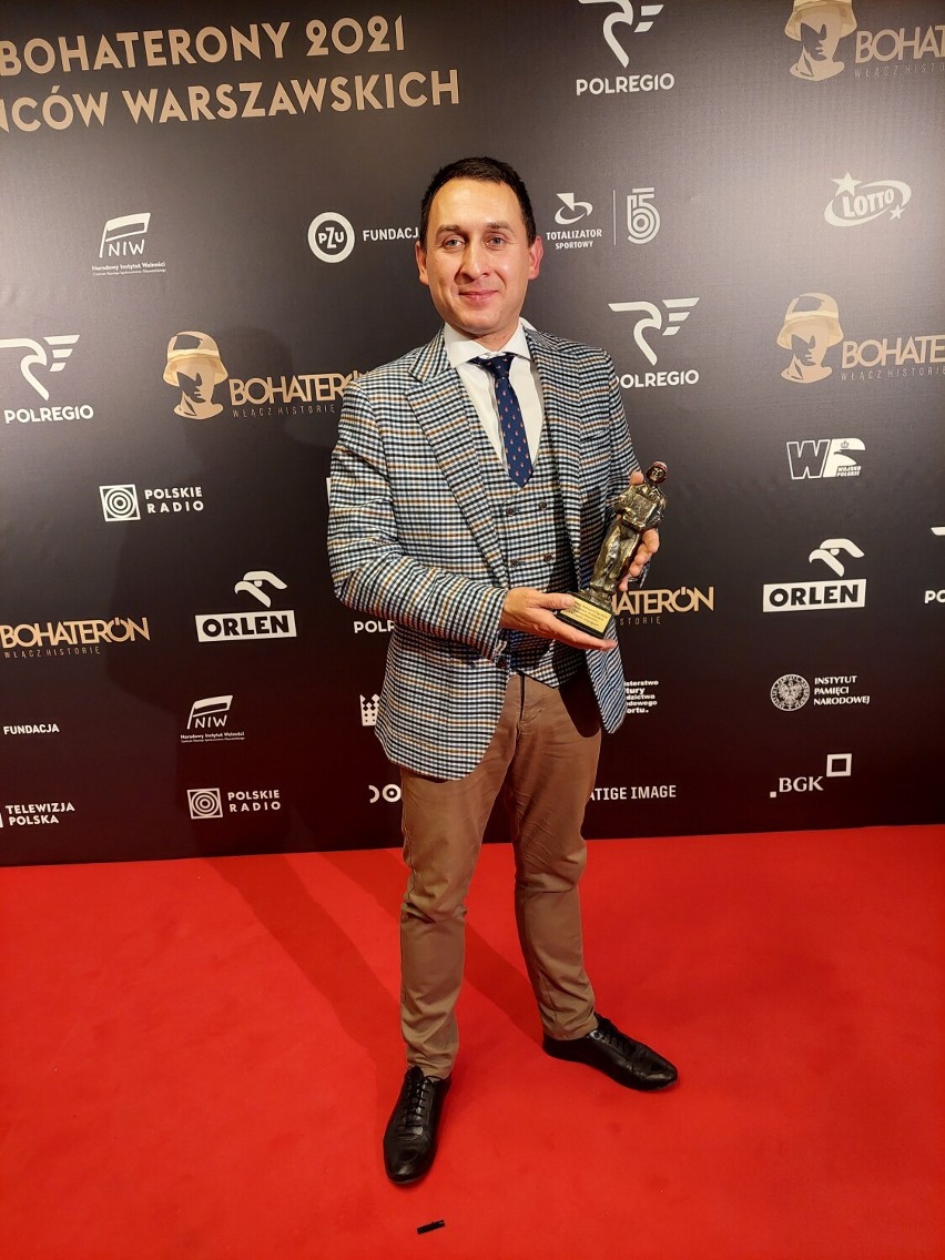 Szymon Wiśniewski na gali wręczenia nagród BohaerOn