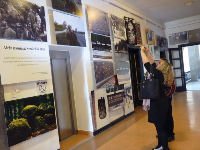 W delegaturze Zachodniopomorskiego Urzędu Wojewódzkiego w Koszalinie została otwarta wystawa prac Zygmunta Wujka - Miejsca pamięci narodowej