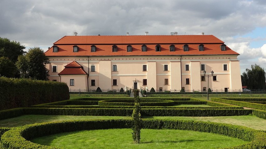 Niepołomice
Niepołomice leżą na skraju puszczy, a ich...