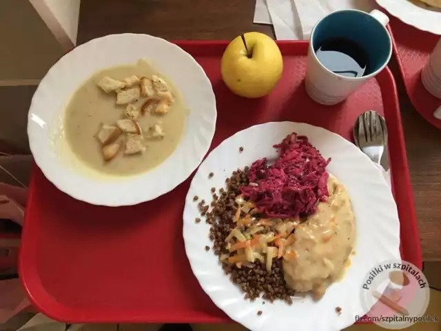 Szpitalne posiłki w Warszawie. Niektóre są na medal, ale większość odrzuca