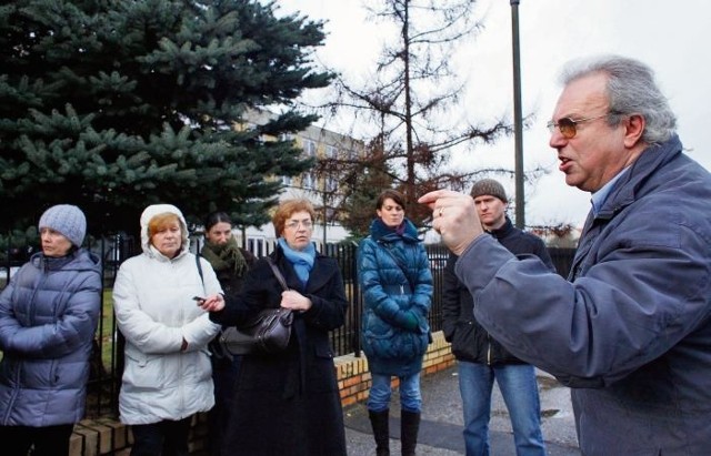 Mieszkańcy Koziegłów tłumaczą dziennikarce &#8222;Głosu&#8221;, dlaczego nie chcą lokatorów z Poznania