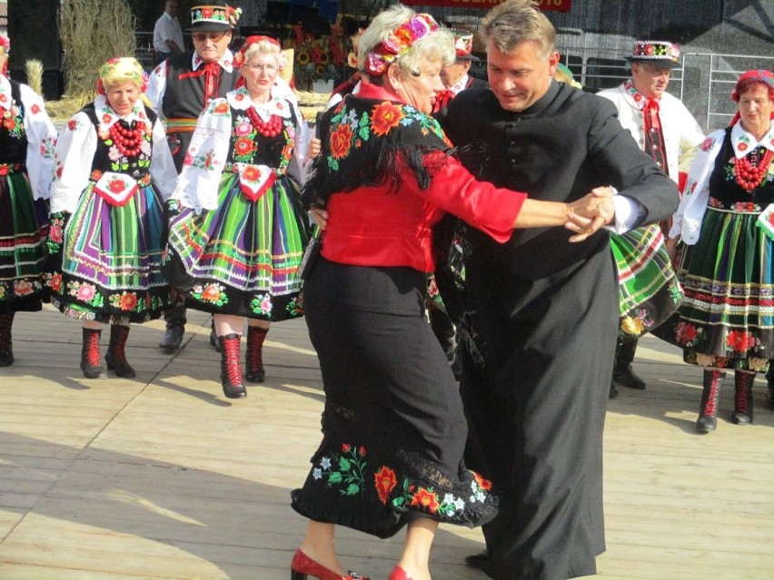 Zespół folklorystyczny Ustronie wystąpił w Lubani