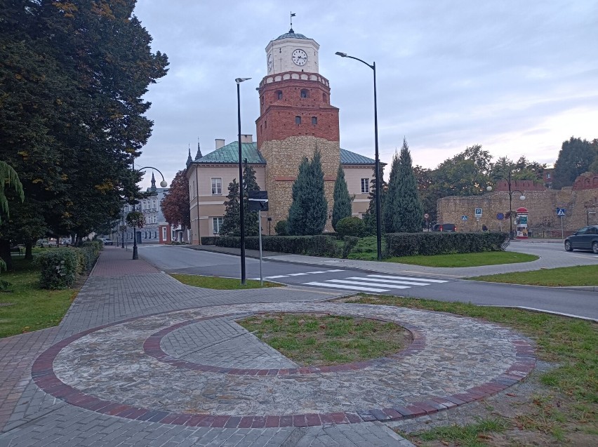 Koniec igrania z bezpieczeństwem pieszych w rejonie rond w centrum Wielunia 