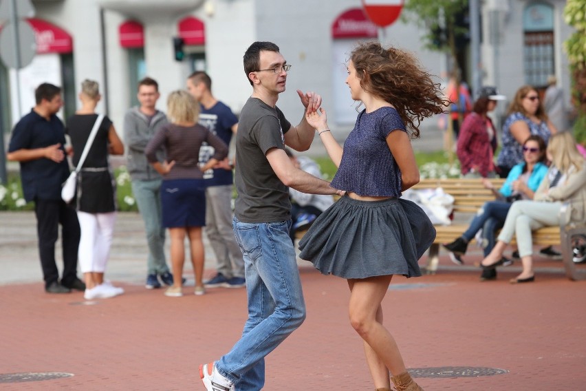 Katowice: Salsa pod palmami na Rynku [ZDJĘCIA, WIDEO]