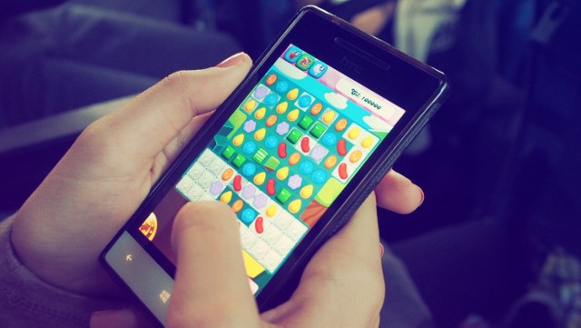 Produkcje mobilne potrafią wciągnąć na długie godziny. Zobacz 9 najlepszych gier na telefon.