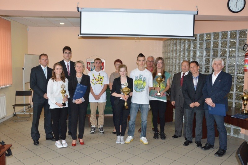 Nagrody za rywalizację sportową szkół powiatu mikołowskiego - wręczone