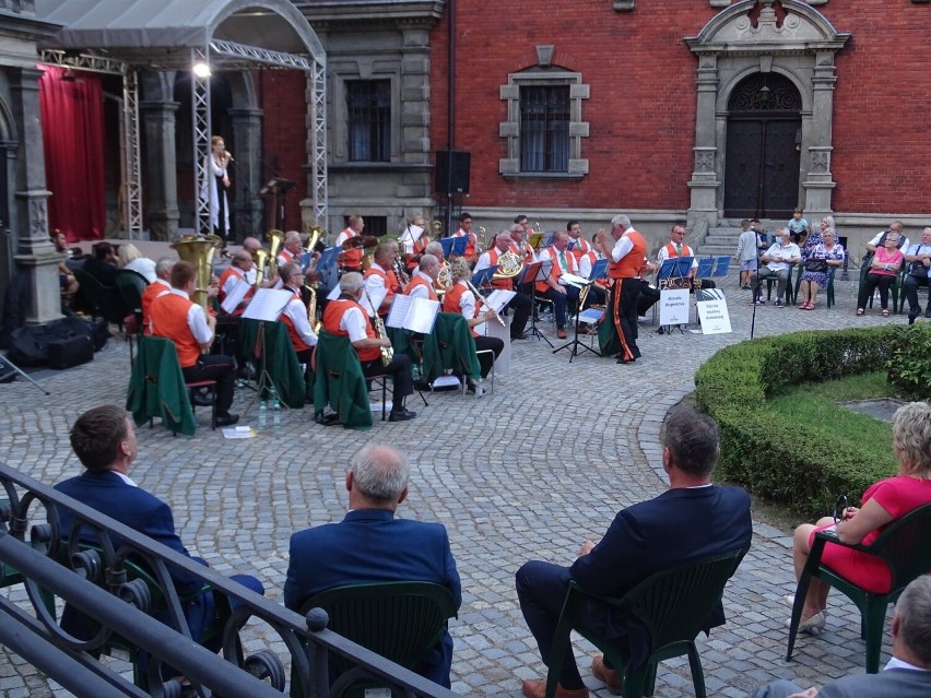 Orkiestra Dęta Huty Łabędy wystąpi w Ostropie