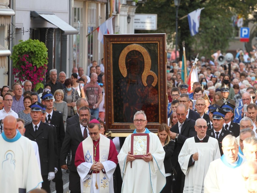 Nawiedzenie Matki Bożej w kopii obrazu Jasnogórskiego w parafii farnej w Wolsztynie