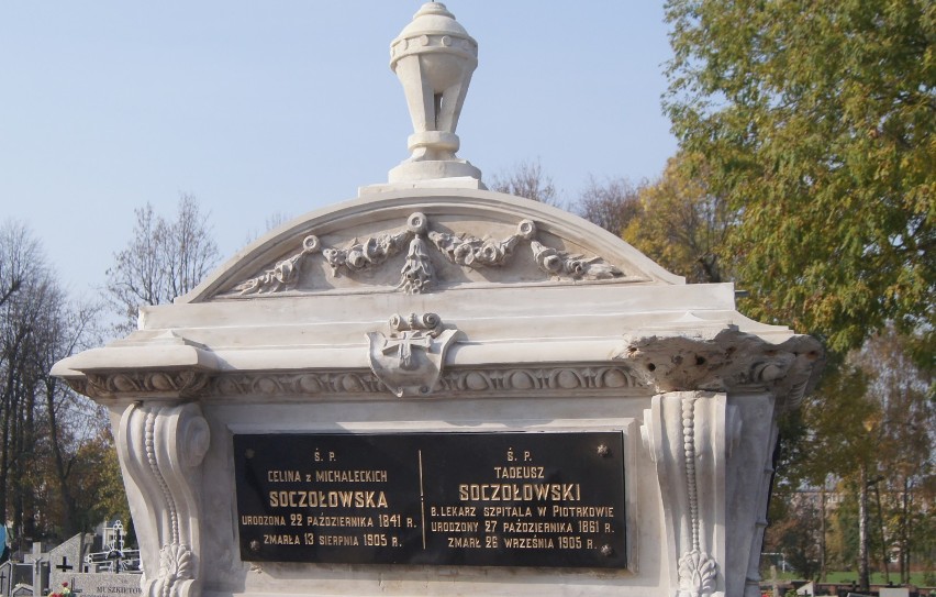 Renowacja grobu Soczołowskich na Starym Cmentarzu w Radomsku. Prace prawie zakończone