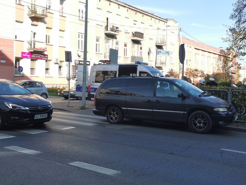 Dzień po tragicznym wypadku na ul. Nowowiejskiego potrącono w tym miejscu kolejną pieszą