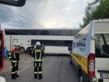 Ja się nie zmieszczę? Autobus zablokował ulicę w Krakowie i nie mógł się ruszyć