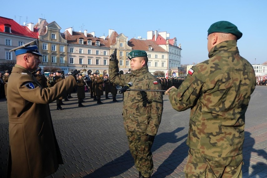 Nowe proponowane stawki uposażenia zasadniczego w...