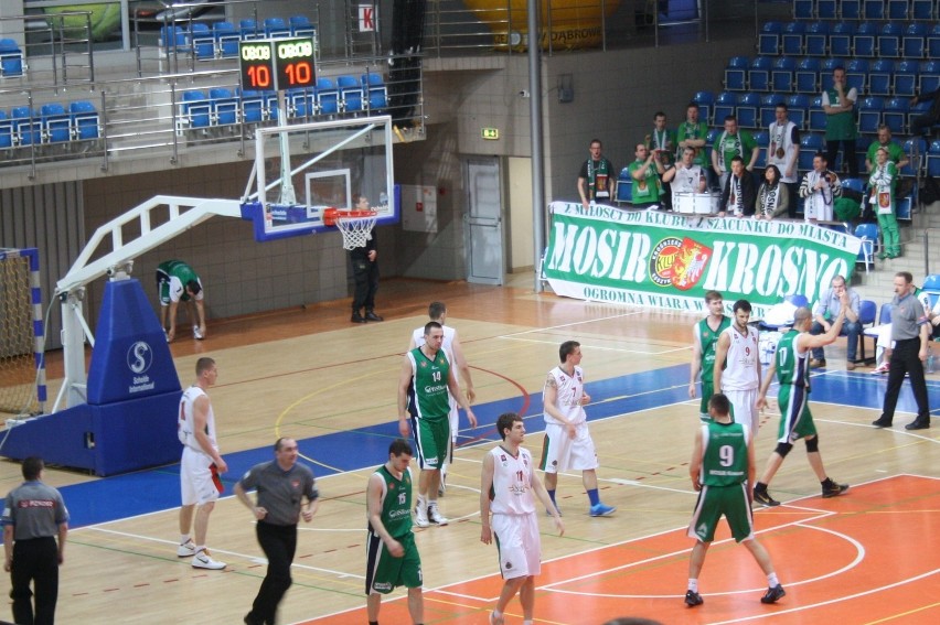 Dąbrowa Górnicza: koszykarze grają o ekstraklasę. W niedzielę pokonali MOSiR Krosno 83:81 [ZDJĘCIA]