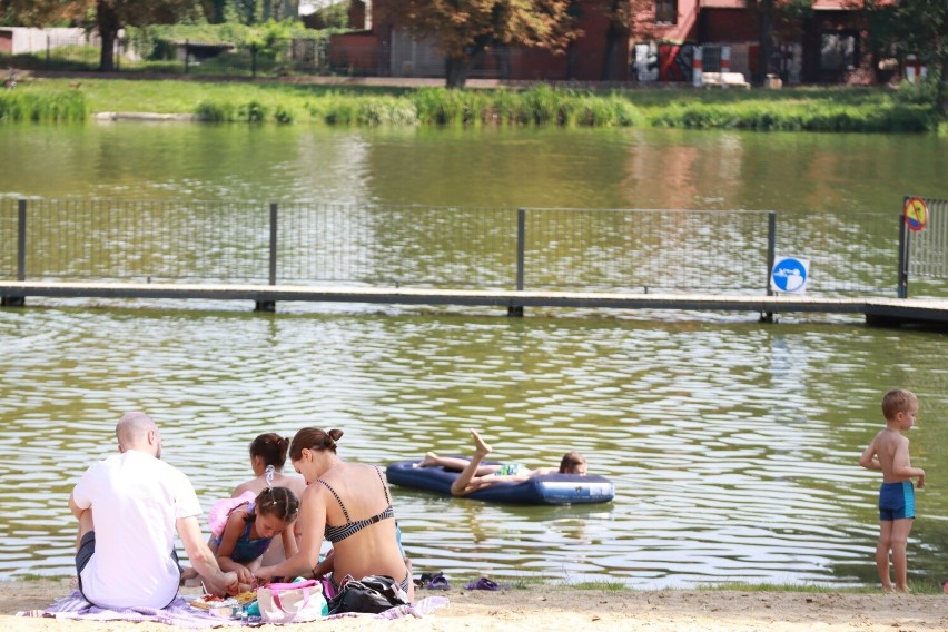 Ostatni weekend na kąpiele pod chmurką, ale nadal można popływać kajakiem i rowerem wodnym