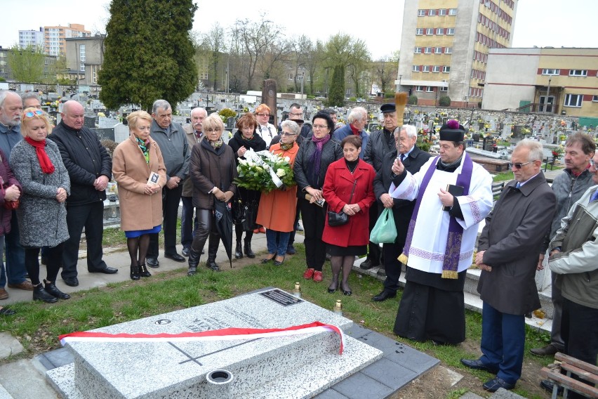Rada Seniorów odnowiła grób Józefa Pelszyka ZDJĘCIA