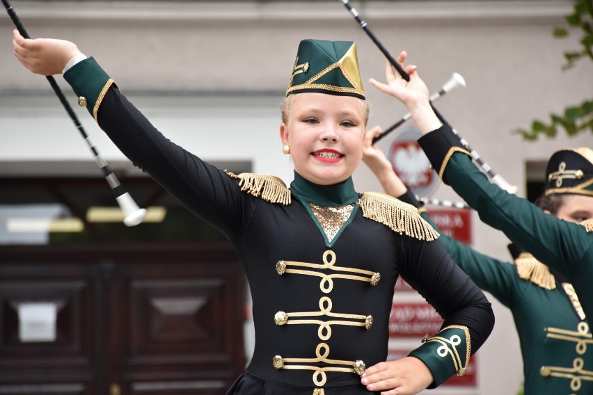 Mażoretki Aura wystąpiły w sobotę na wolsztyńskim Rynku