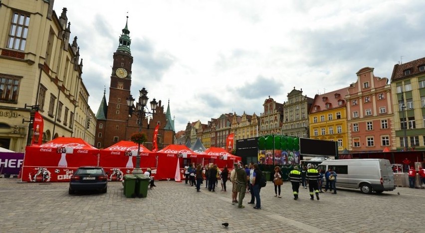 Wrocław: Strefa kibica na ukończeniu. W czwartek otwarcie (ZDJĘCIA)