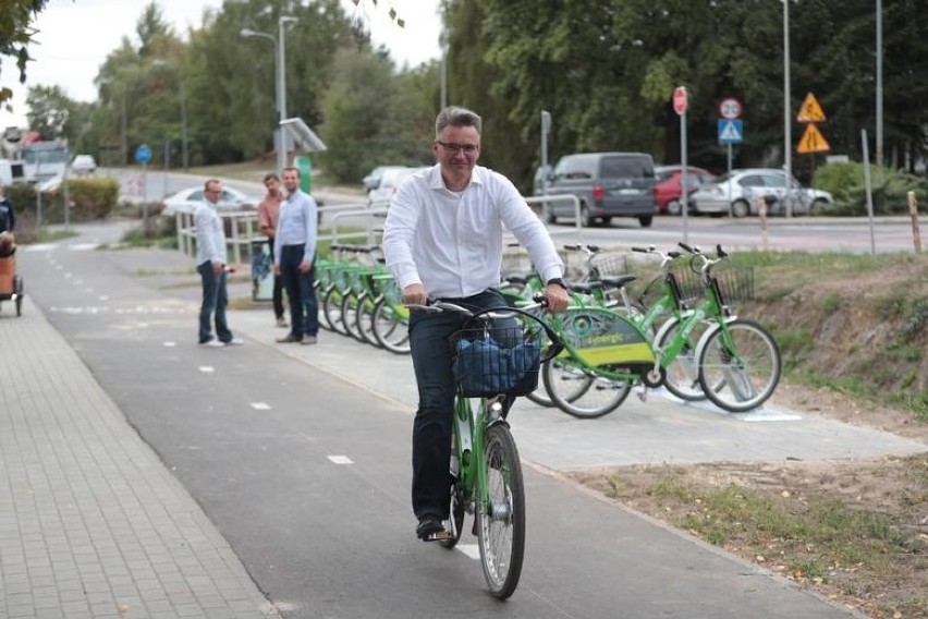 Rowery są popularnym środkiem transportu w Zielonej Górze....