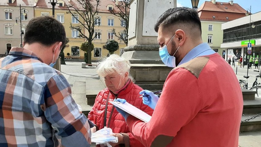 Ponad 6,6 tys. pakietów dla oleśnickich seniorów (ZDJĘCIA)