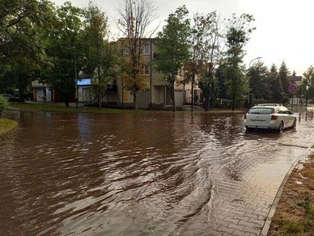 Osiedle Złotego Wieku po wieczornej burzy