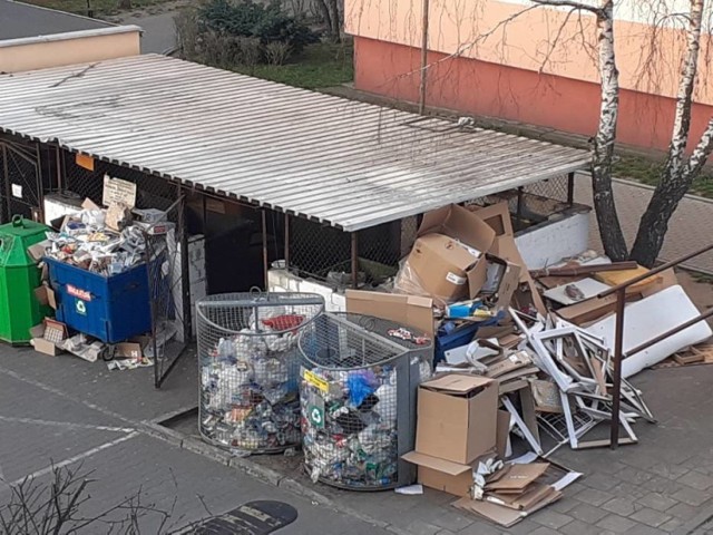 Mieszkańcy Włocławka zobowiązani są do wystawienia przed swoją posesją mebli i innych dużych odpadów najpóźniej dzień przed planowanym odbiorem.